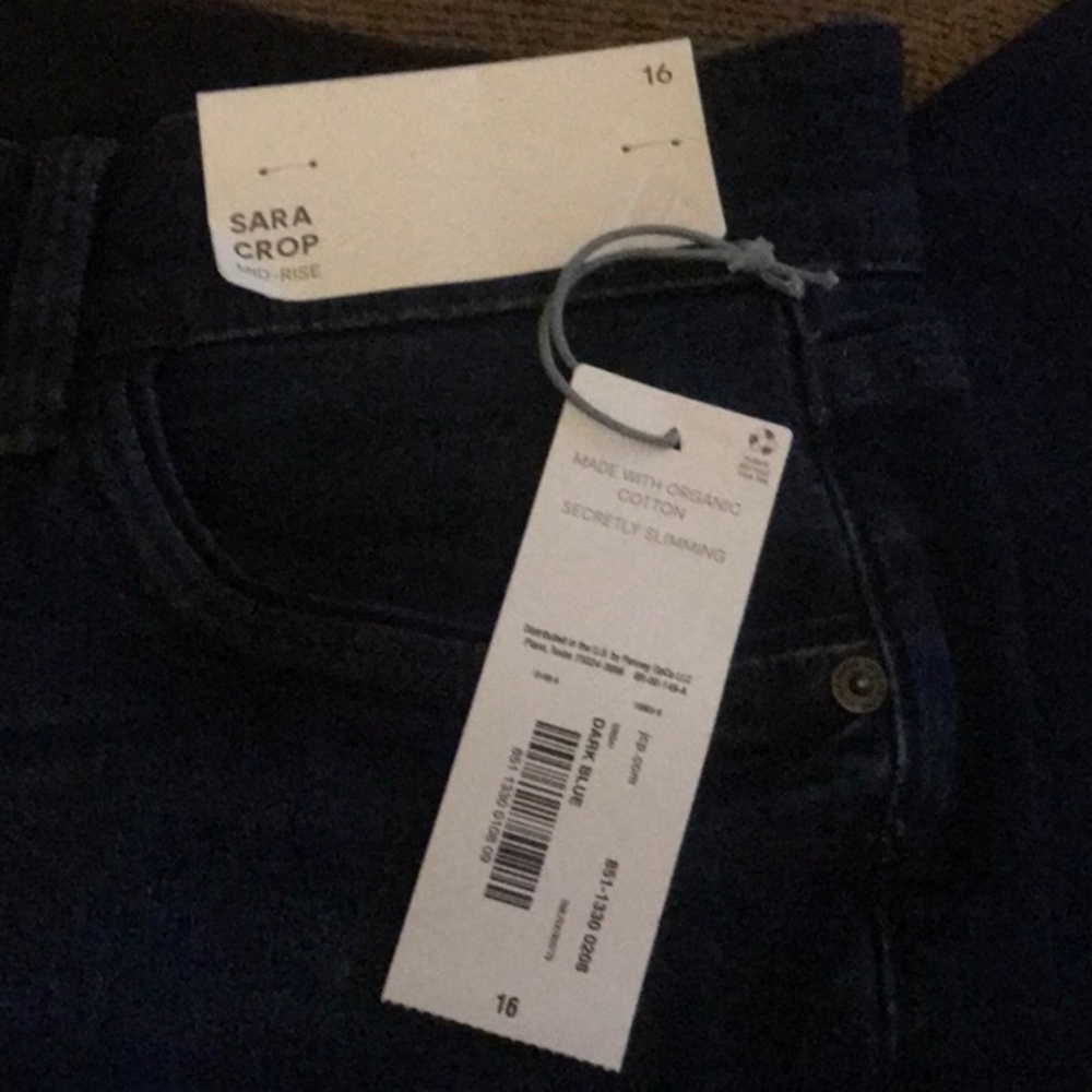 New Liz Claiborne cropped jeans - Picture 5 of 7